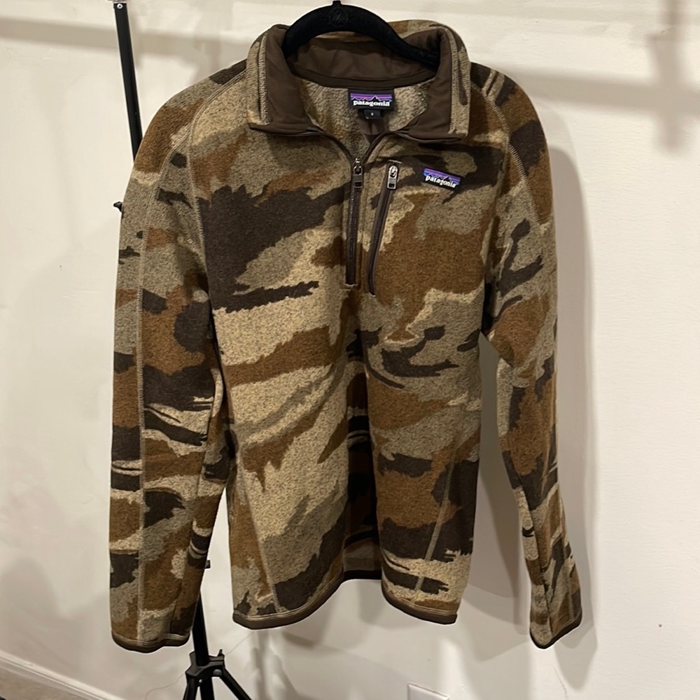 Patagonia mens small pullover. Worn once by my son. Washed. Like new.